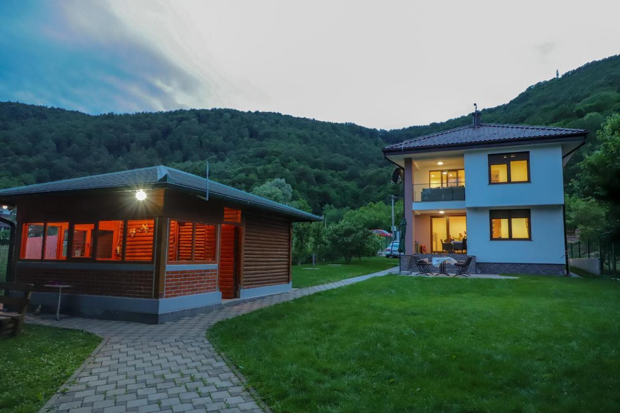 Apartments Edy Bihac Bagian luar foto