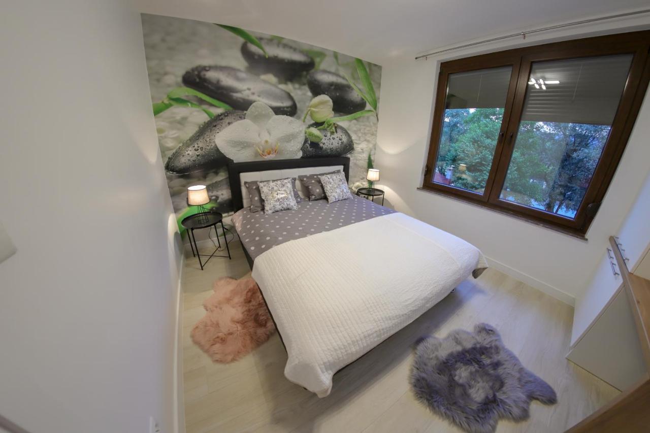 Apartments Edy Bihac Bagian luar foto